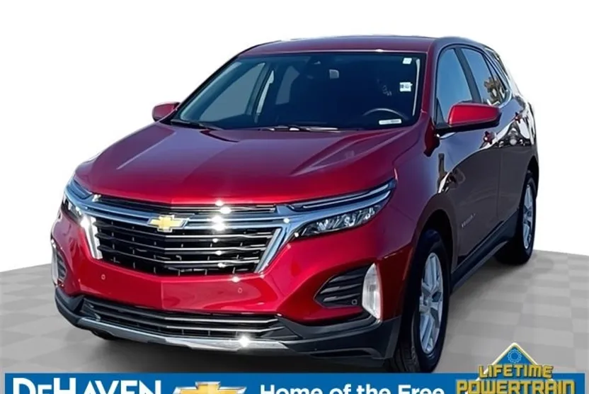 2024 Chevrolet Equinox LT photo 1