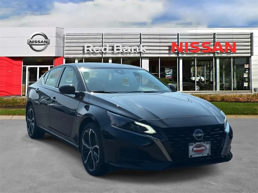 2025 Nissan Altima 2.5 SR photo 1