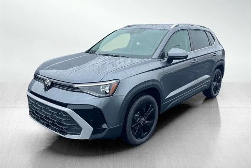 2025 Volkswagen Taos SE photo 1