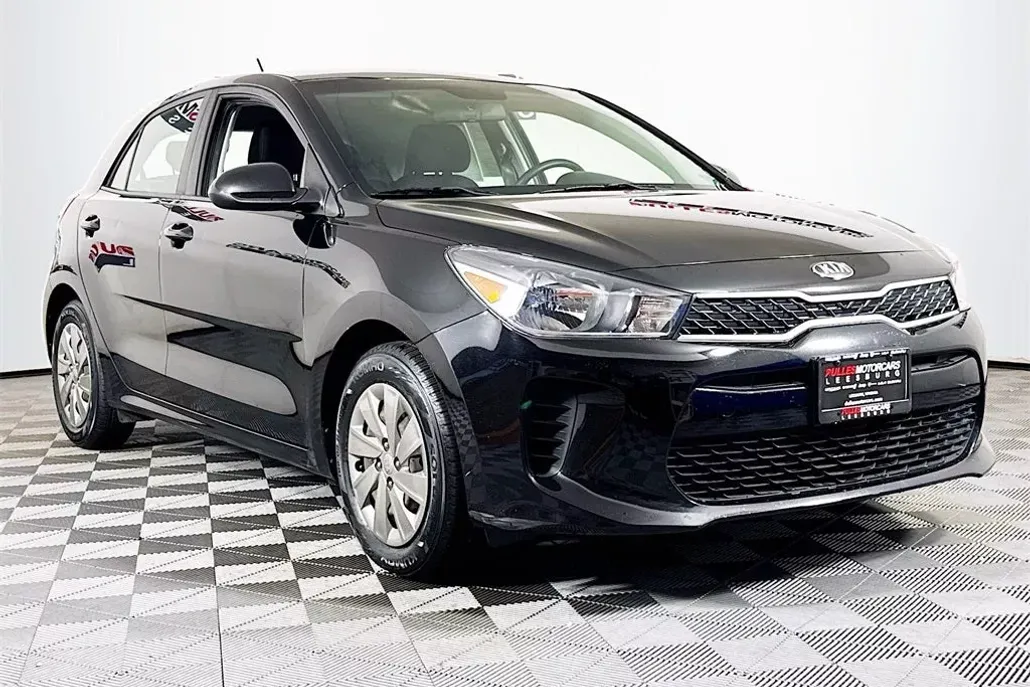 2019 Kia Rio S photo 1