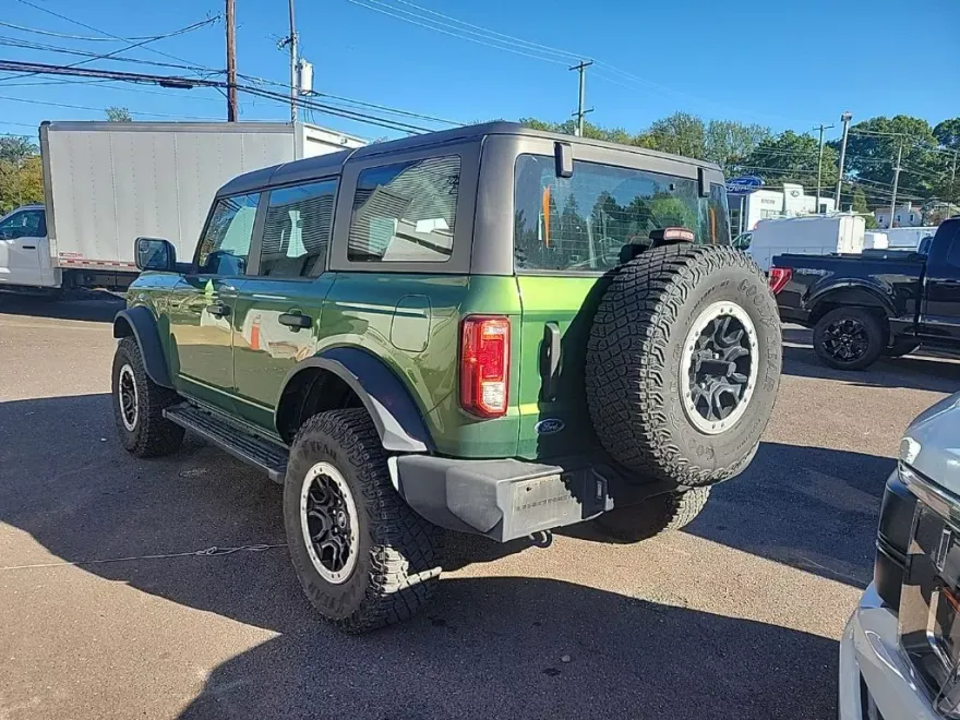 2022 Ford Bronco Base photo 1