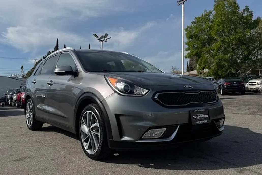 2018 Kia Niro Touring photo 1