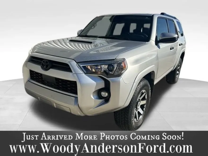 2023 Toyota 4Runner TRD Off-Road photo 1