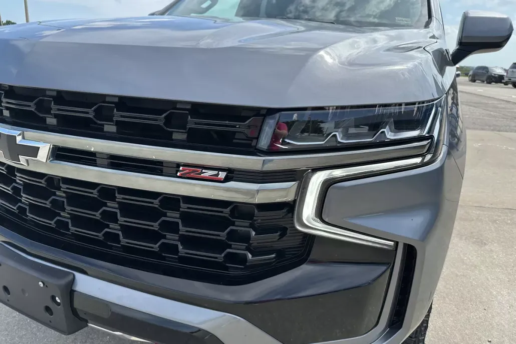 2021 Chevrolet Suburban Z71 photo 1