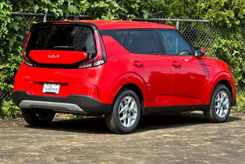 2025 Kia Soul LX S photo 1