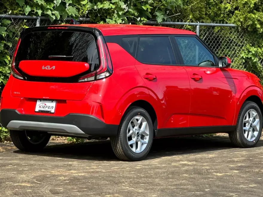 2025 Kia Soul LX S photo 1