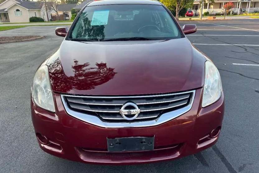 2011 Nissan Altima 2.5 S photo 1