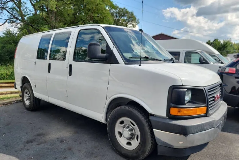 2017 Gmc Savana 2500 Cargo photo 1