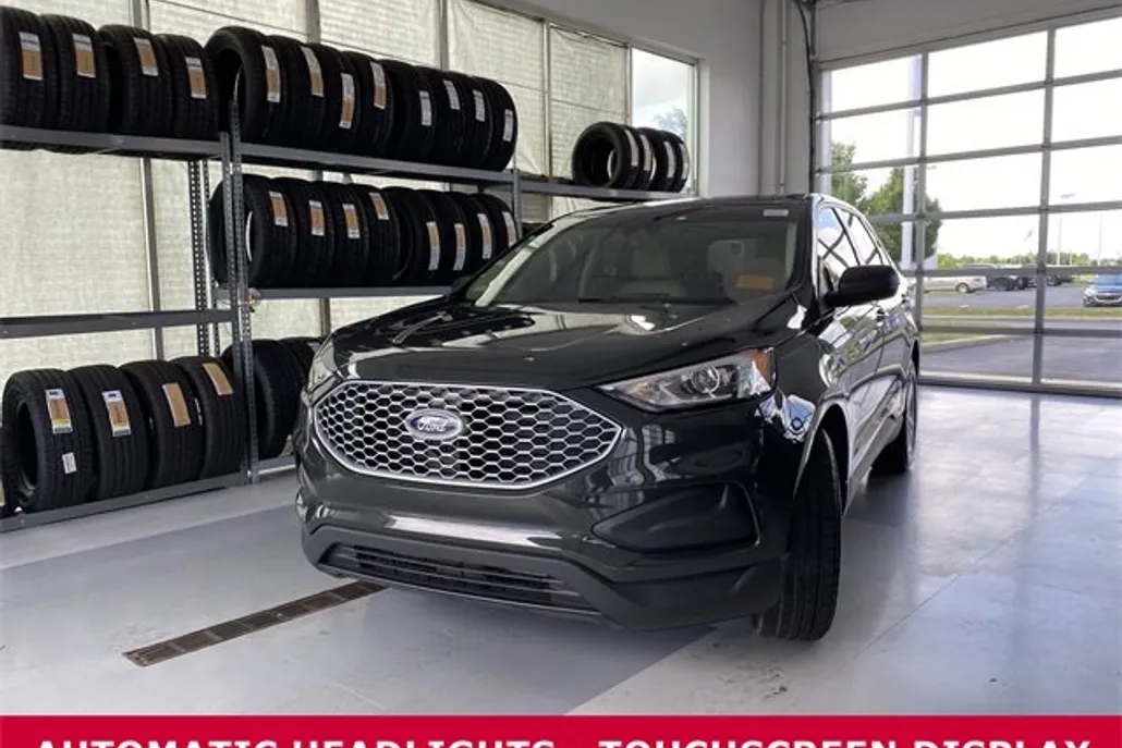 2024 Ford Edge SE photo 1