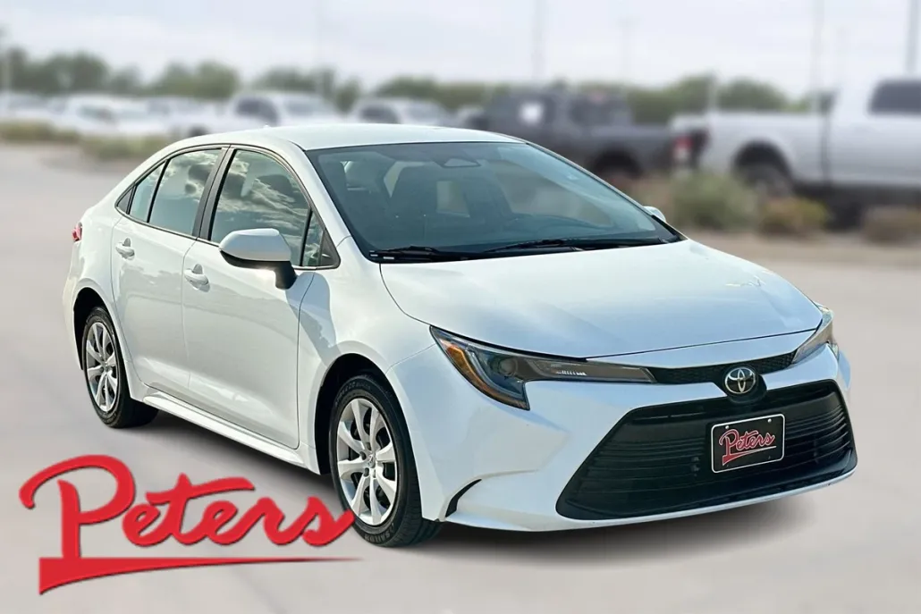 2023 Toyota Corolla LE photo 1