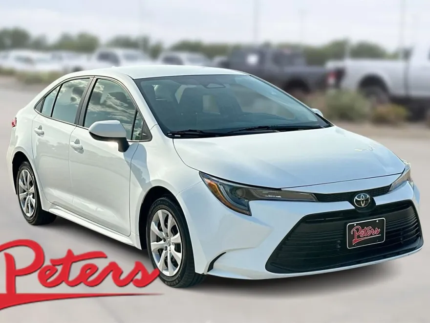 2023 Toyota Corolla LE photo 1
