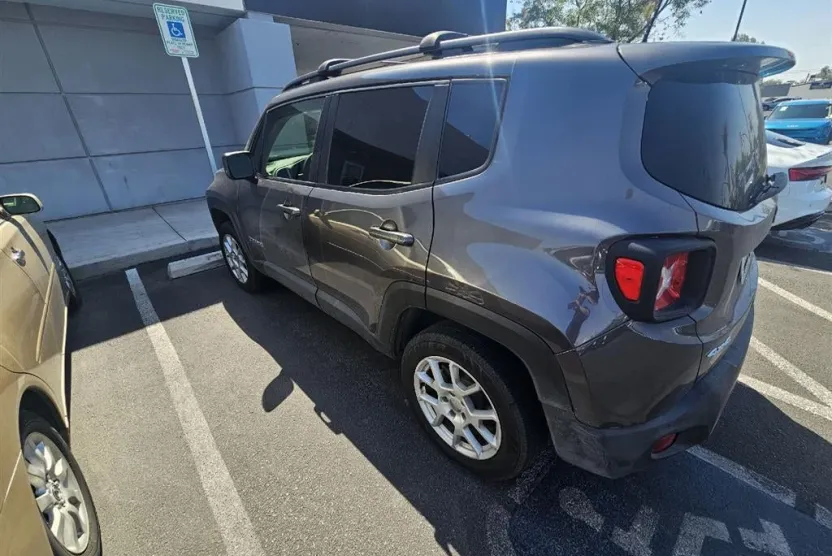 2019 Jeep Renegade Latitude photo 1