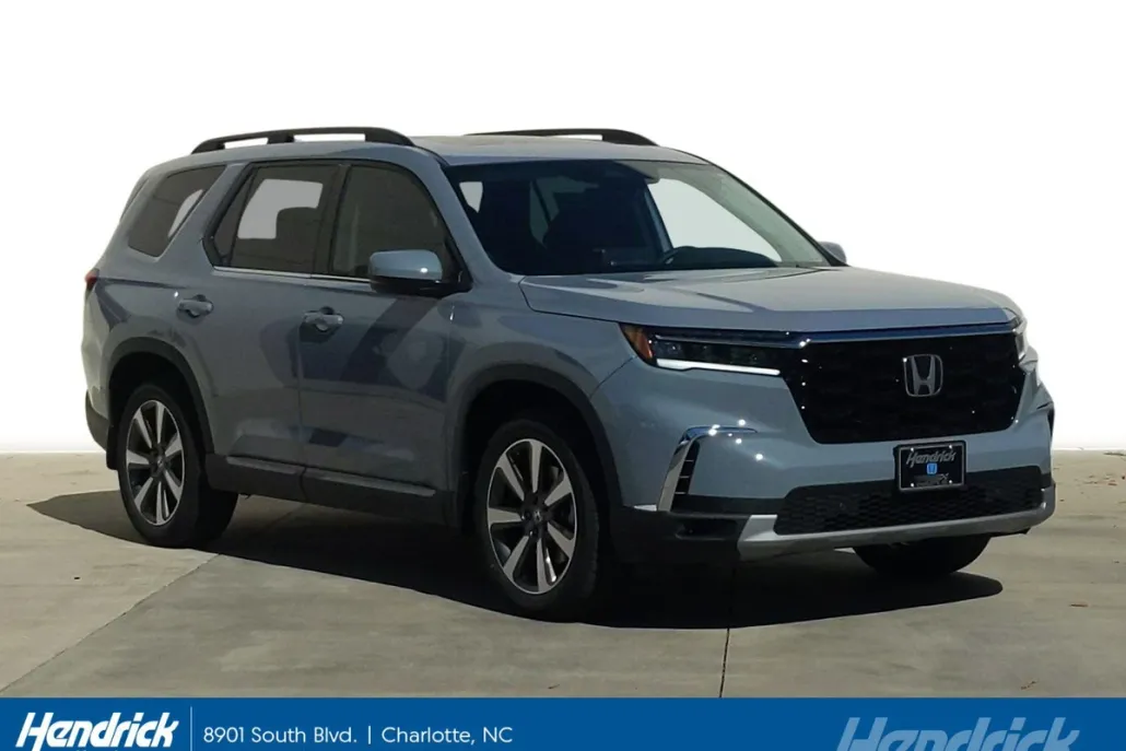 2025 Honda Pilot Touring photo 1