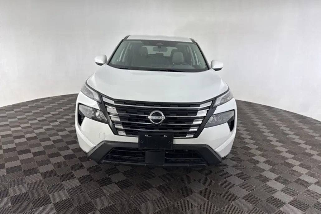 2024 Nissan Rogue SV photo 1