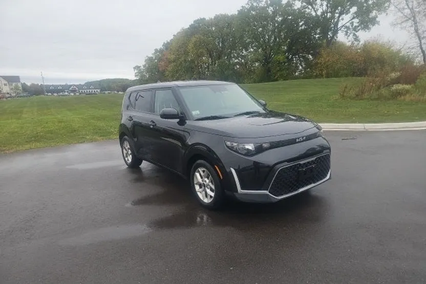 2024 Kia Soul LX photo 1
