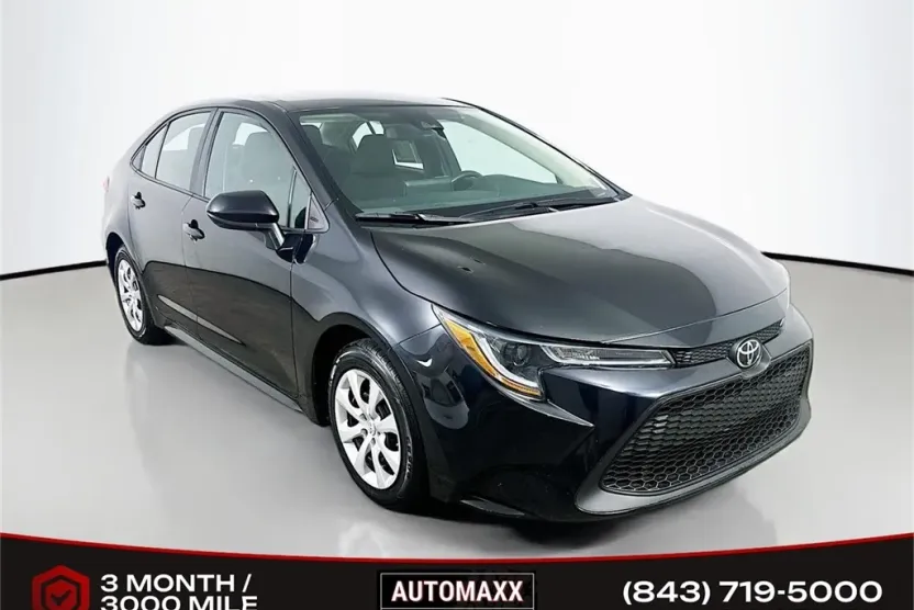 2022 Toyota Corolla LE photo 1