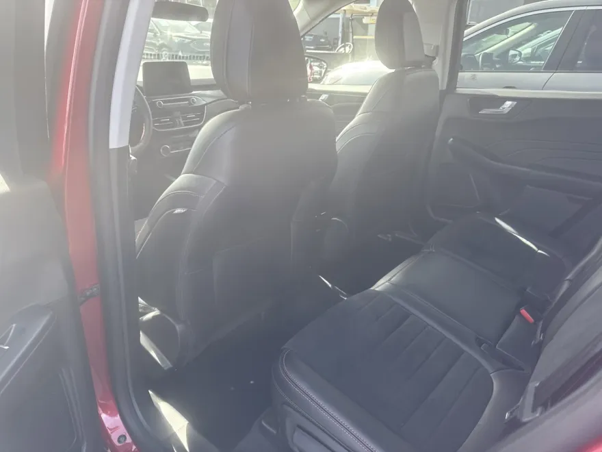 2022 Ford Escape SEL photo 1