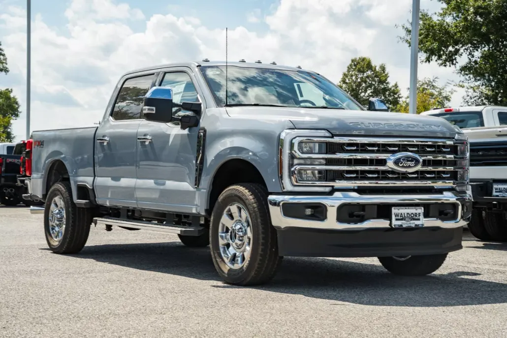 2026 Ford F-250 Lariat photo 1