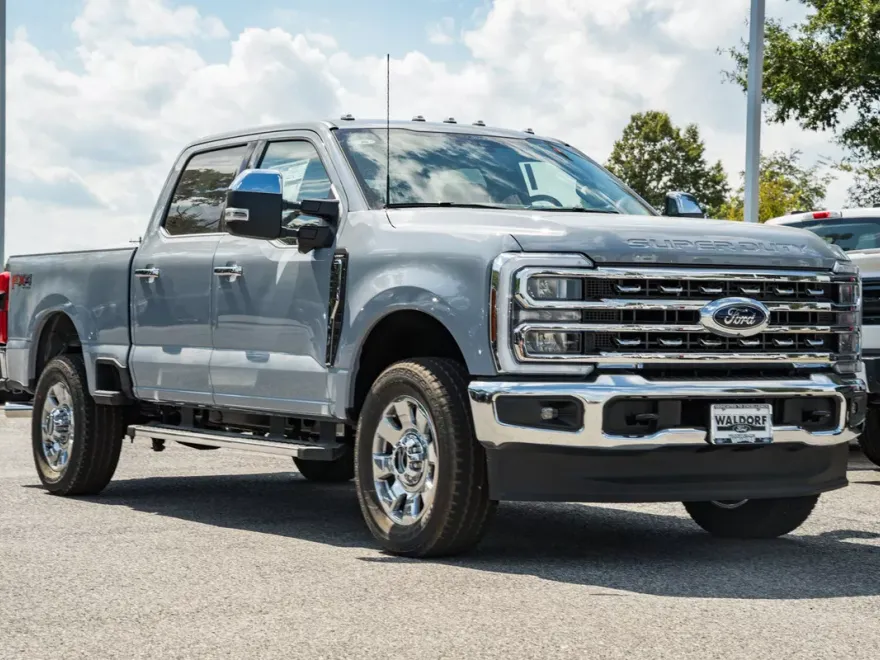 2026 Ford F-250 Lariat photo 1
