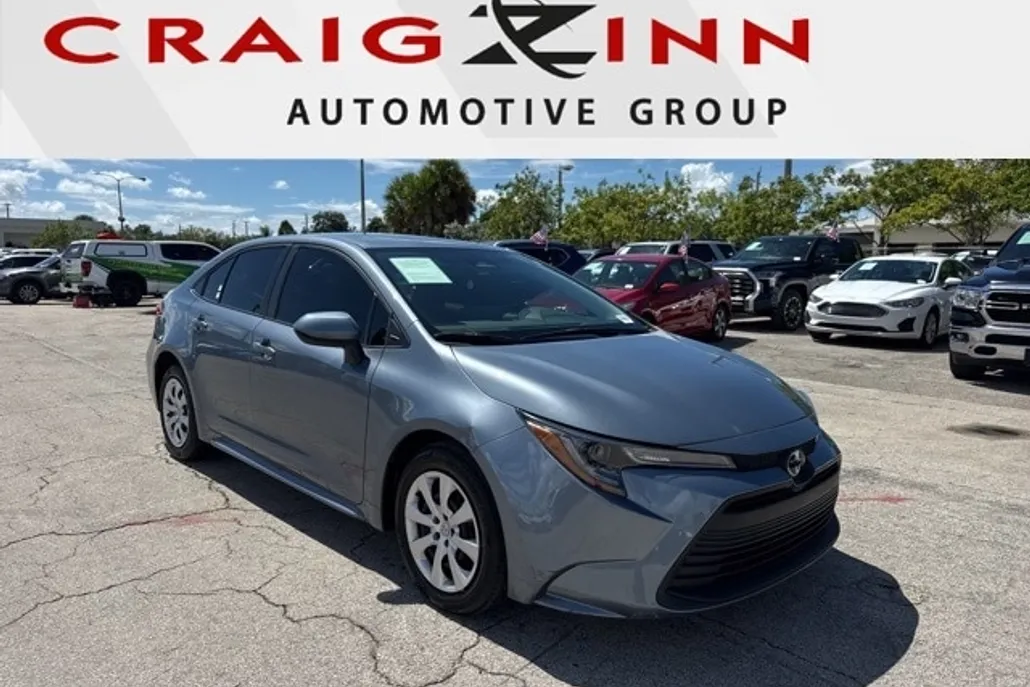 2024 Toyota Corolla LE photo 1