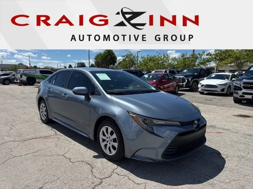 2024 Toyota Corolla LE photo 1