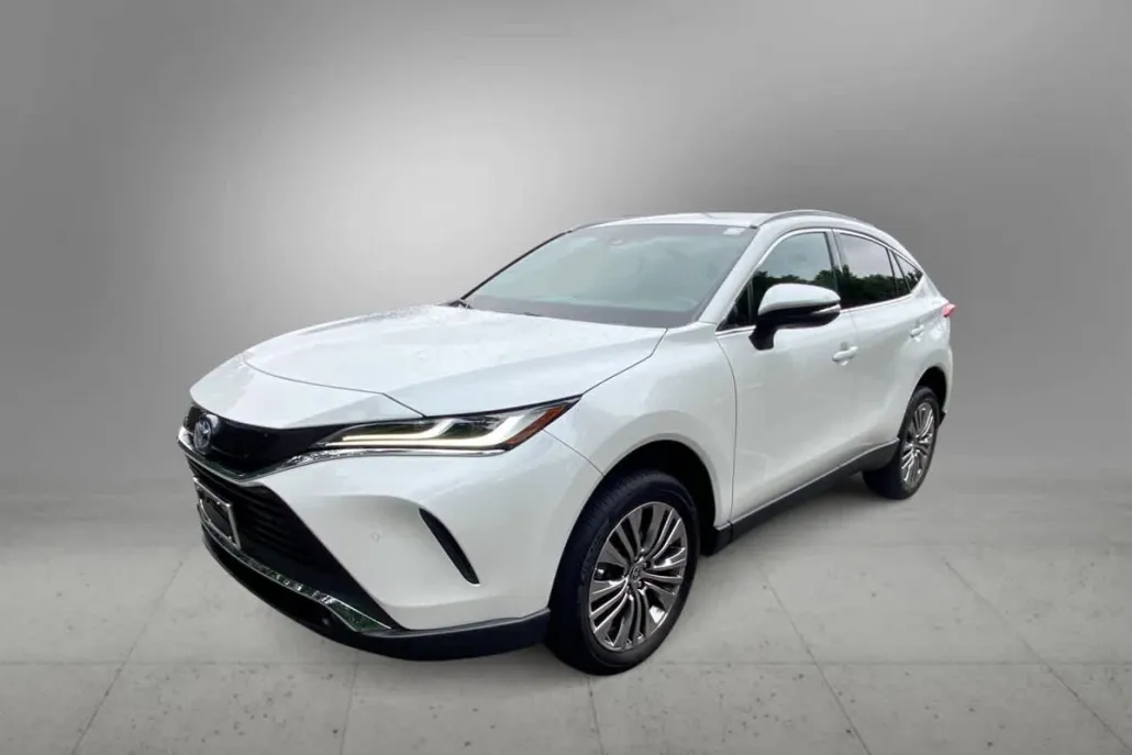 2024 Toyota Venza XLE photo 1