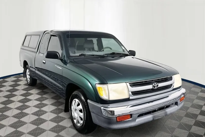 1999 Toyota Tacoma XtraCab photo 1