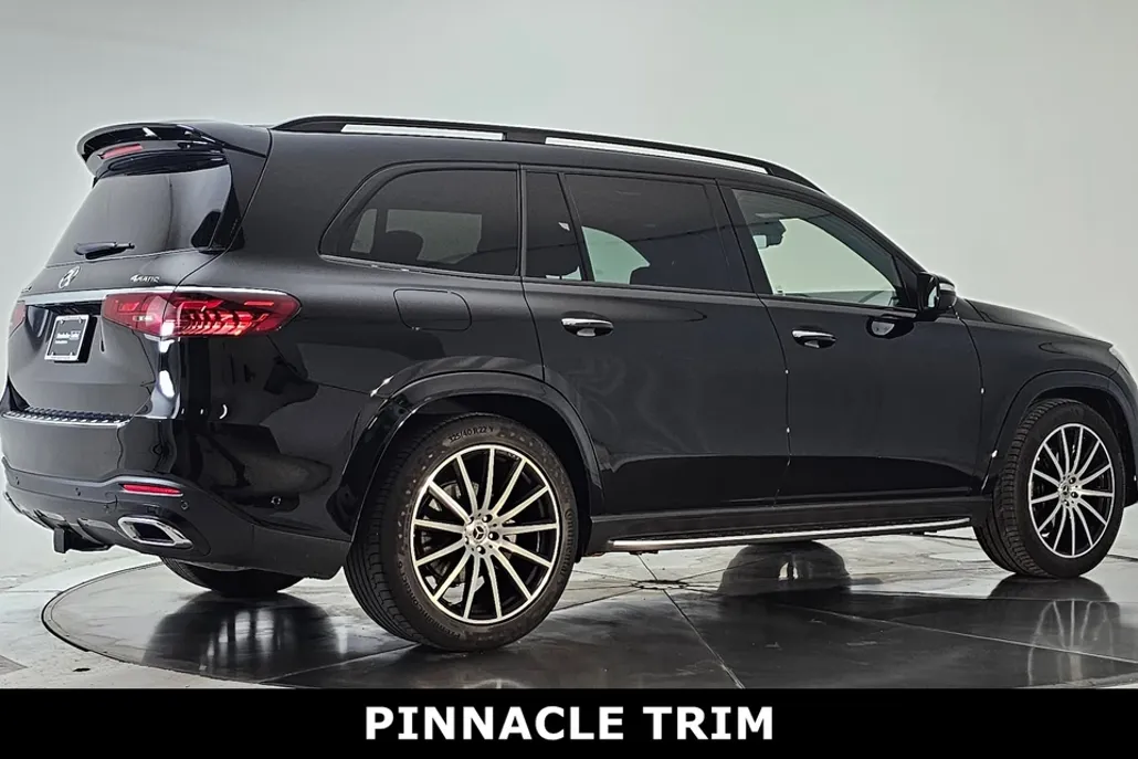 2025 Mercedes Benz GLS 450 4MATIC photo 1