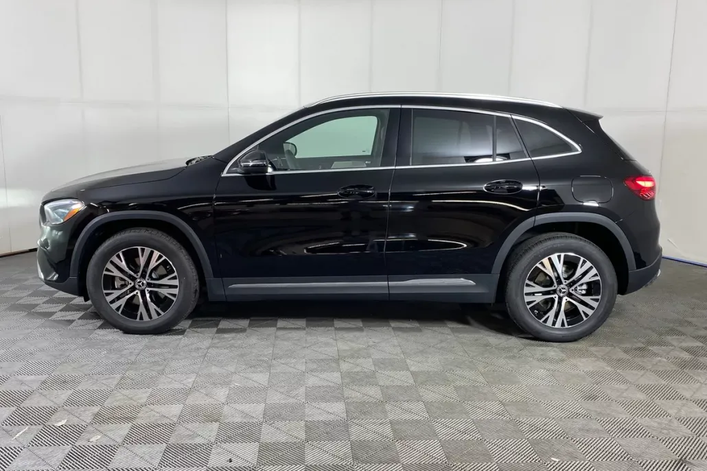 2026 Mercedes Benz GLA 250 4MATIC photo 1