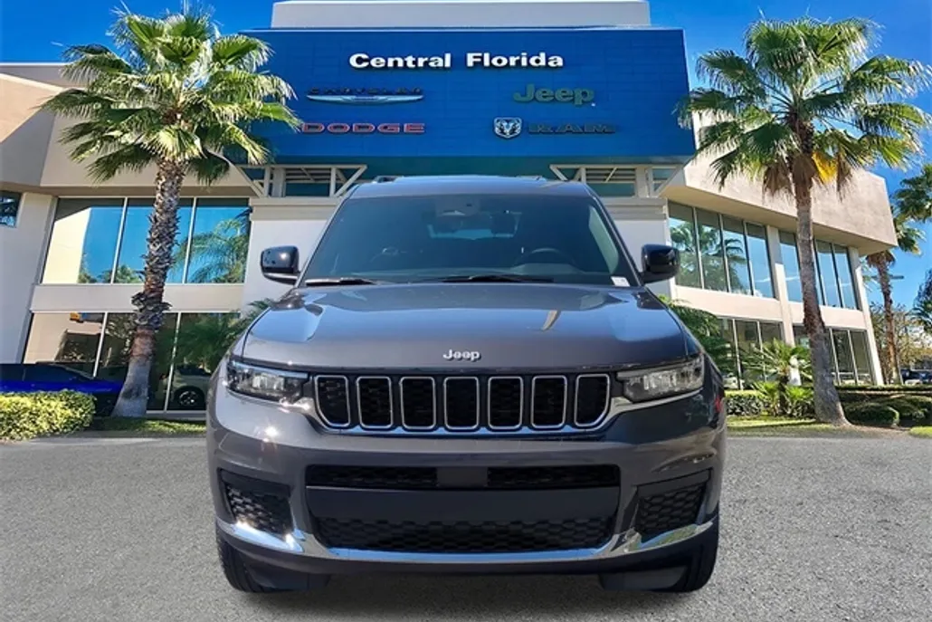 2025 Jeep Cherokee Laredo Altitude photo 1