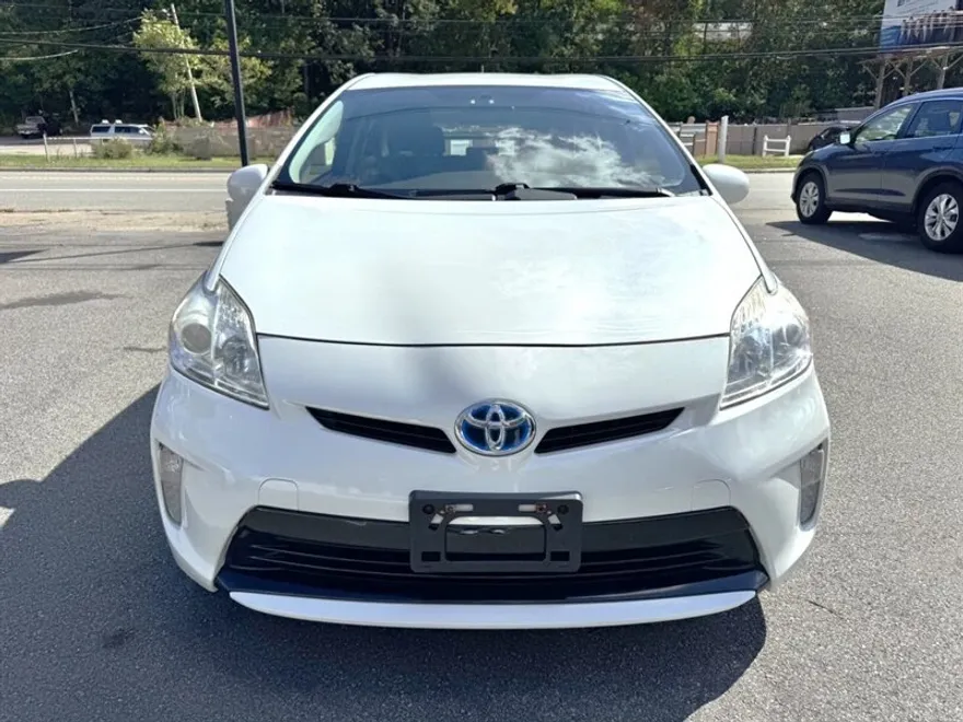 2014 Toyota Prius Four photo 1