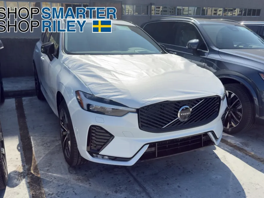 2026 Volvo XC60 B5 photo 1