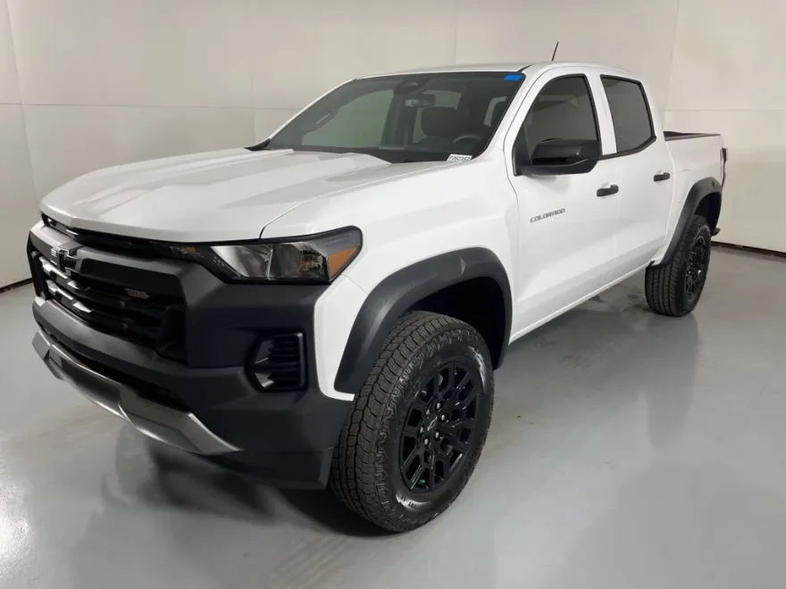 2026 Chevrolet Colorado Trail Boss photo 1