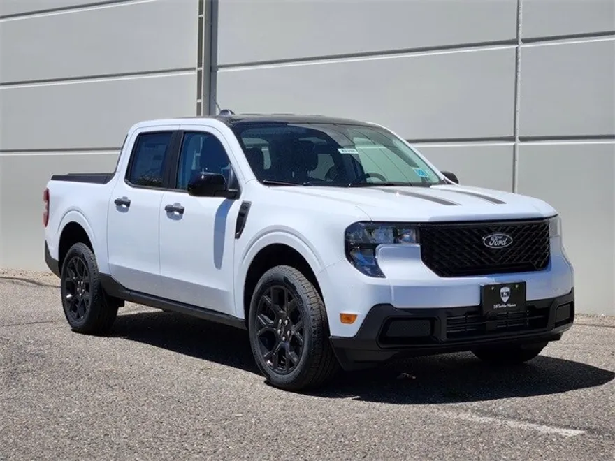 2025 Ford Maverick XLT photo 1