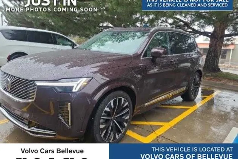 2025 Volvo XC90 T8 photo 1