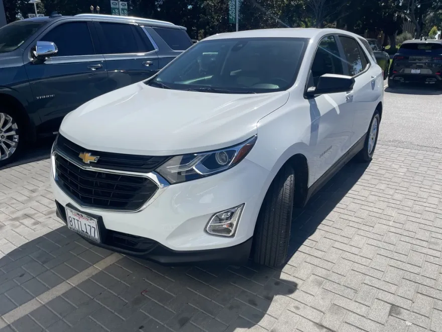 2020 Chevrolet Equinox LS photo 1