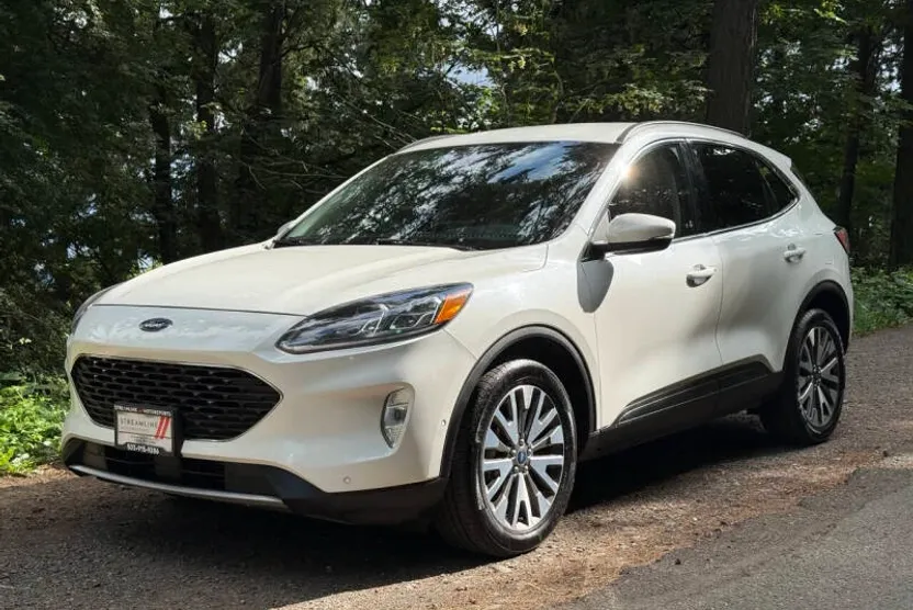 2020 Ford Escape Titanium photo 1