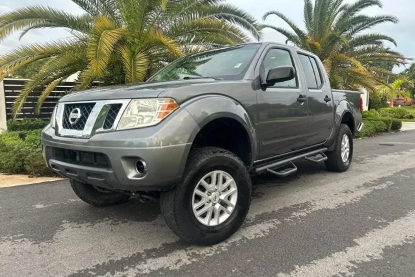 2016 Nissan Frontier SV photo 1