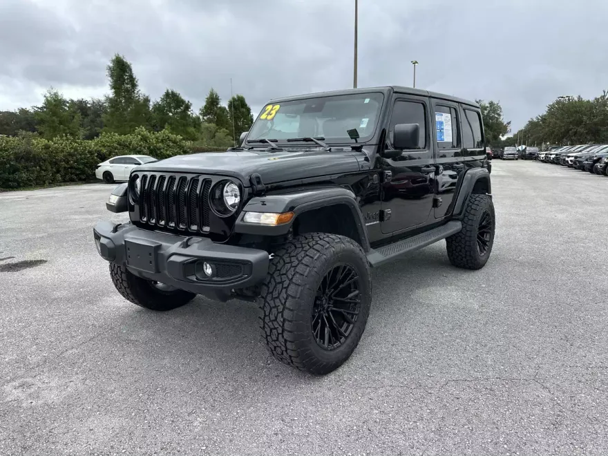 2023 Jeep Wrangler Altitude Sahara photo 1