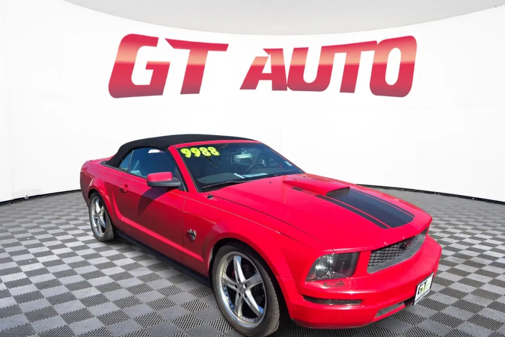 2009 Ford Mustang V6 Deluxe photo 1