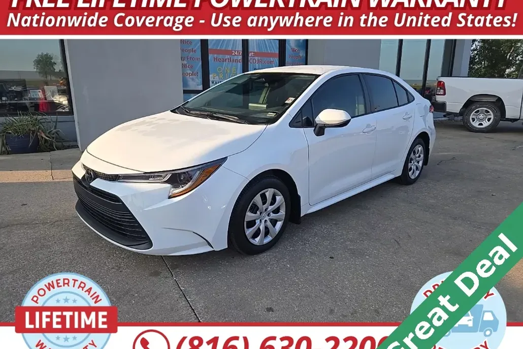 2024 Toyota Corolla LE photo 1
