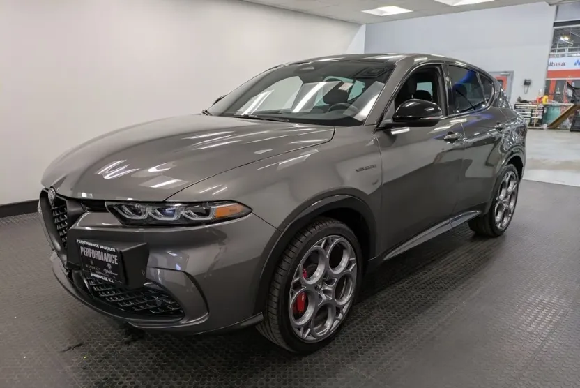 2024 Alfa Romeo Tonale Veloce photo 1