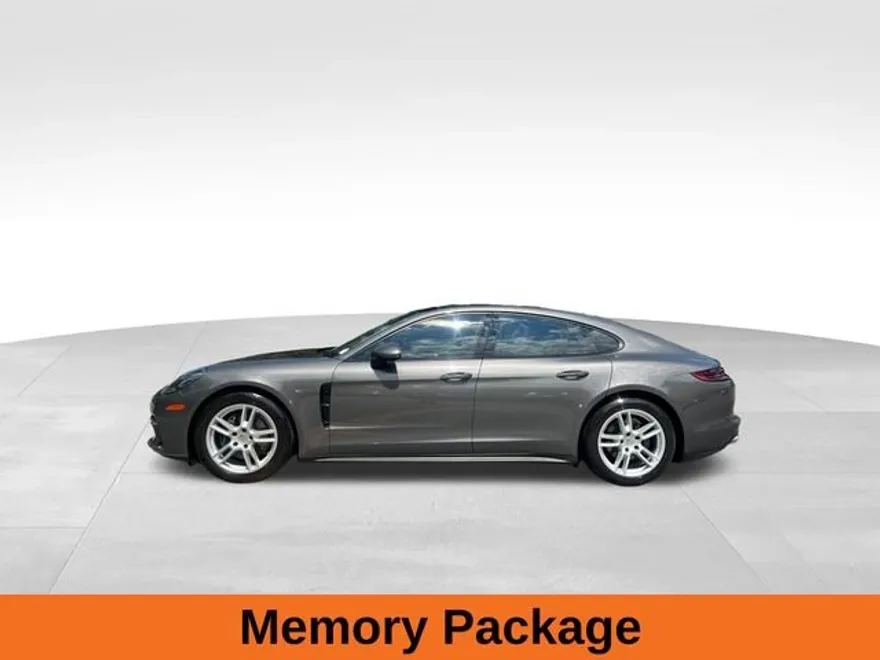 2018 Porsche Panamera 4 photo 1