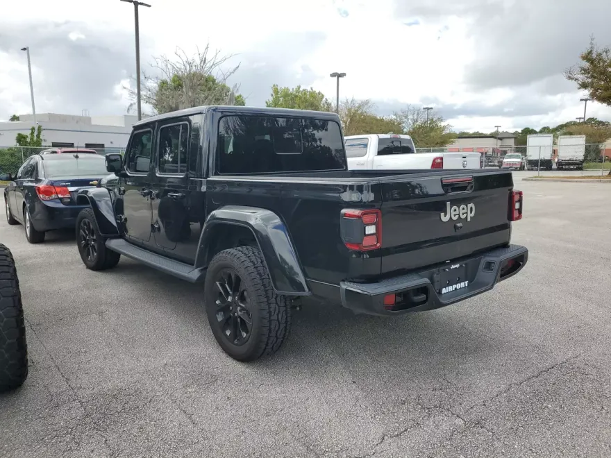 2022 Jeep Gladiator Overland photo 1