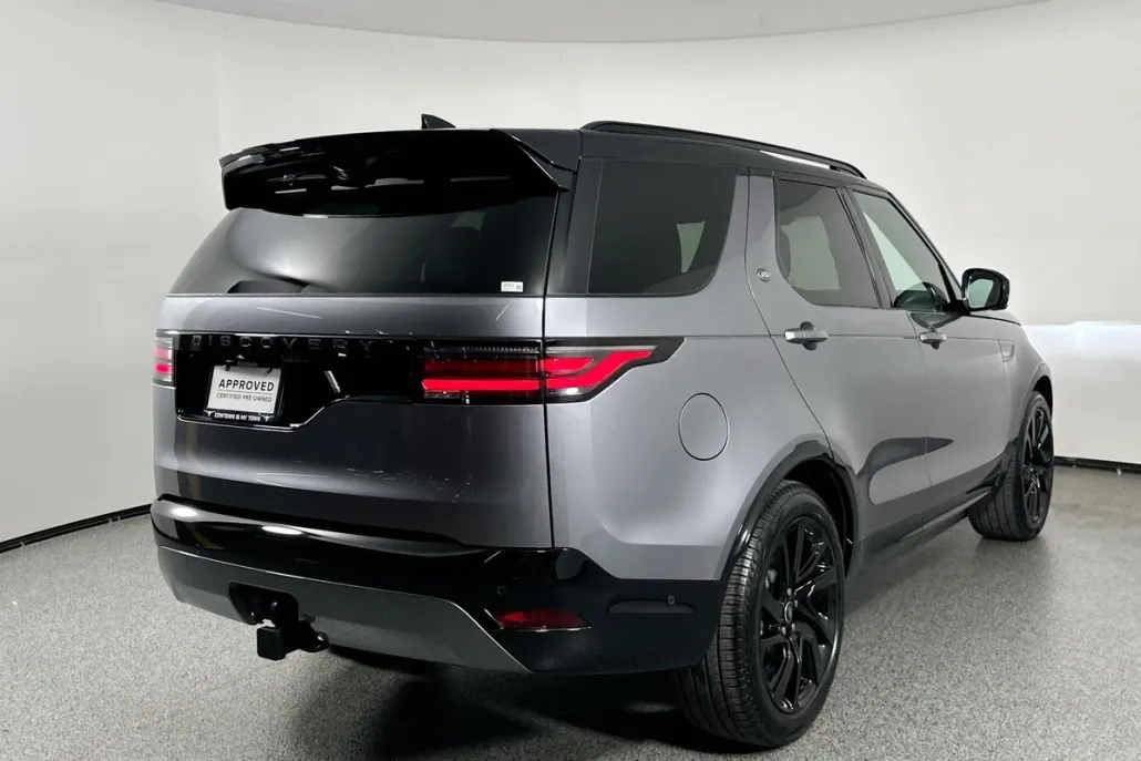 2025 Land Rover Discovery SE photo 1
