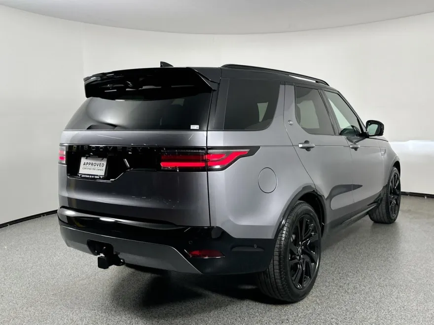 2025 Land Rover Discovery SE photo 1