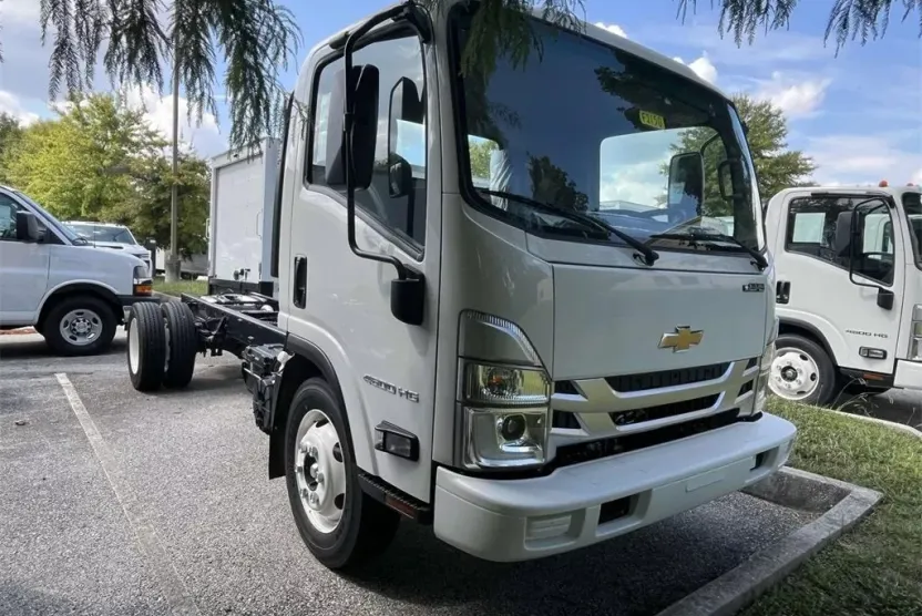 2025 Chevrolet Silverado 4500HD photo 1