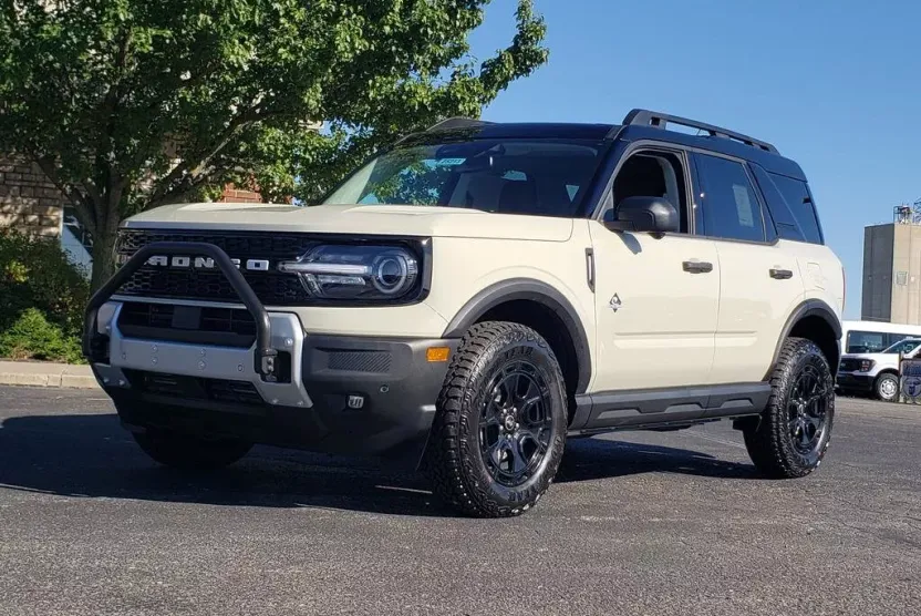 2025 Ford Bronco Sport Outer Banks photo 1