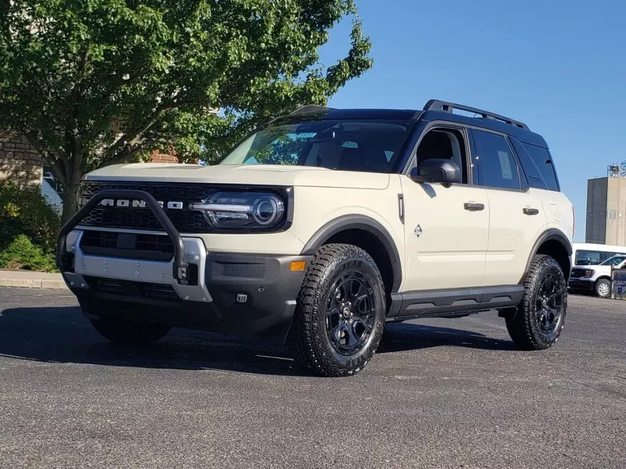 2025 Ford Bronco Sport Outer Banks photo 1