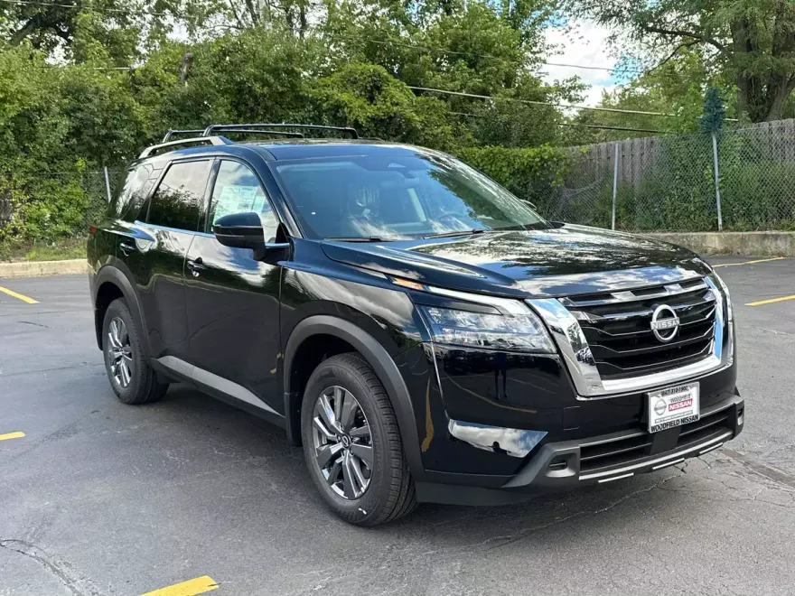 2025 Nissan Pathfinder SV photo 1